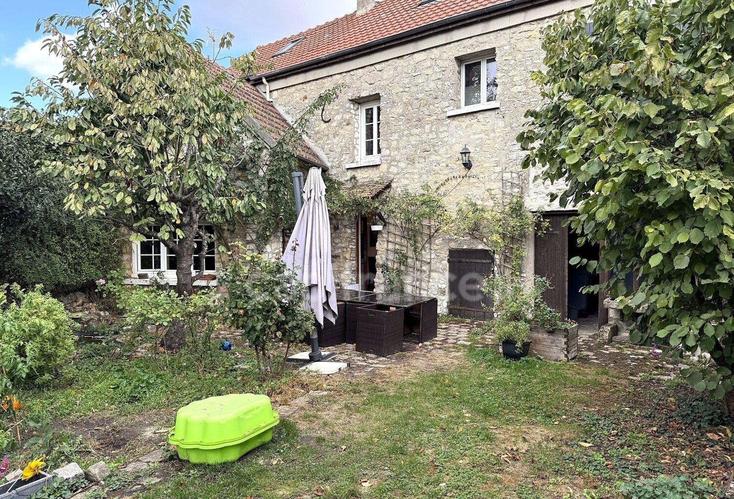 Le Mesnil-Aubry Centre - Maison en pierre de 130m² environ - Jardin sans vis-àvis et Garage — photo 1
