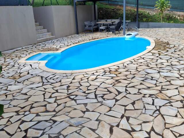 HOUELBOURG, VILLA + DEPENDANCE AVEC PISCINE — photo du bien