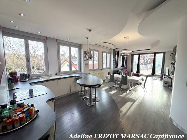 APPARTEMENT PROCHE COURS FAURIEL- 130M2 - 3 CHAMBRES - PARKING - TERRASSE 50M2 — photo du bien