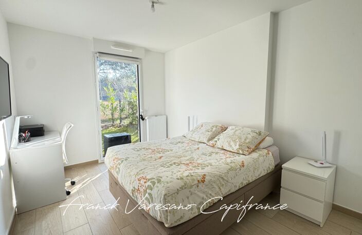 NOISY-LE-ROI – APPARTEMENT AVEC JARDIN, TERRASSE ET DOUBLE PARKING – DISPONIBLE IMMÉDIATEMENT — photo 3