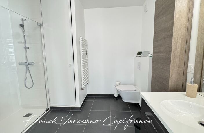 NOISY-LE-ROI – APPARTEMENT AVEC JARDIN, TERRASSE ET DOUBLE PARKING – DISPONIBLE IMMÉDIATEMENT — photo 4