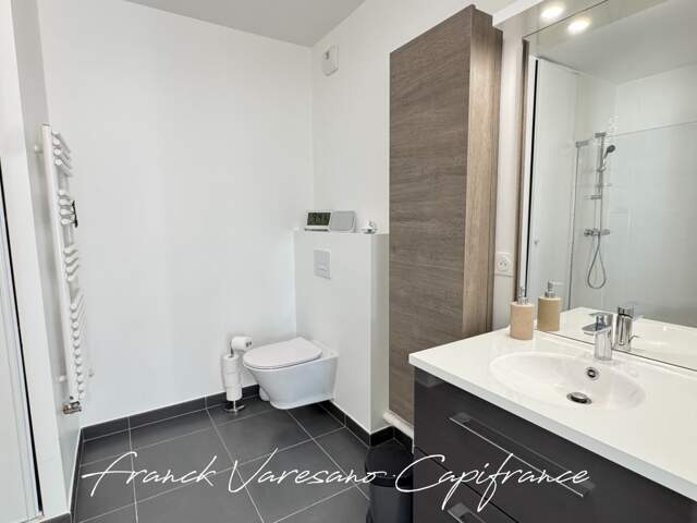 NOISY-LE-ROI – APPARTEMENT AVEC JARDIN, TERRASSE ET DOUBLE PARKING – DISPONIBLE IMMÉDIATEMENT — photo du bien