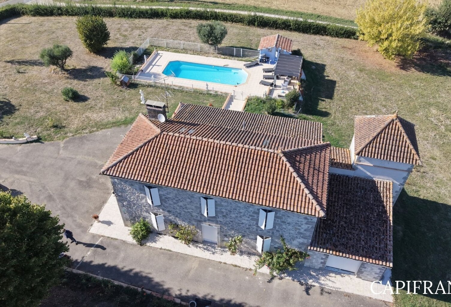 Maison de caractère avec jardin, studio et piscine à 15 minutes de Nérac — photo 1