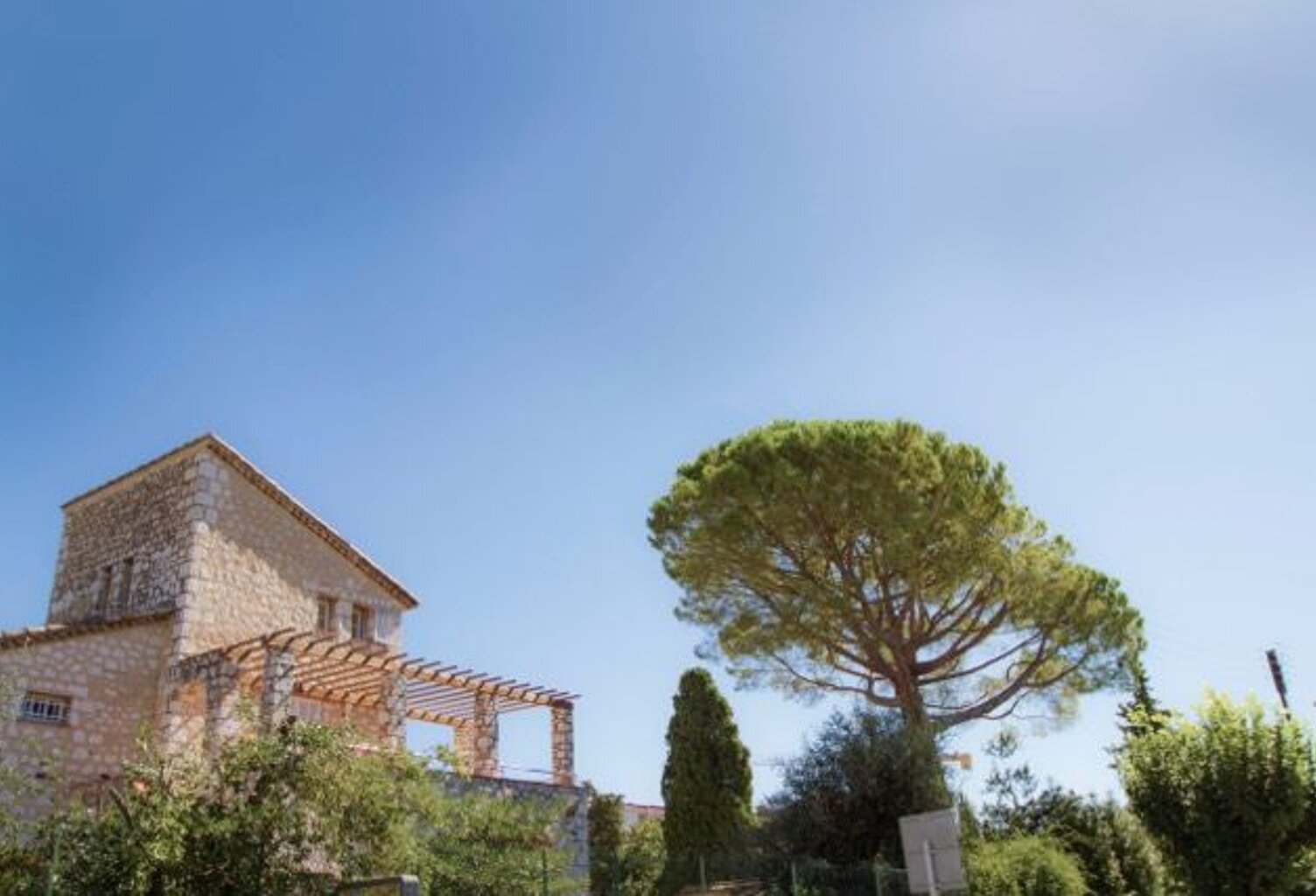 Maison de 220m2 à louer sur Vence — photo 1