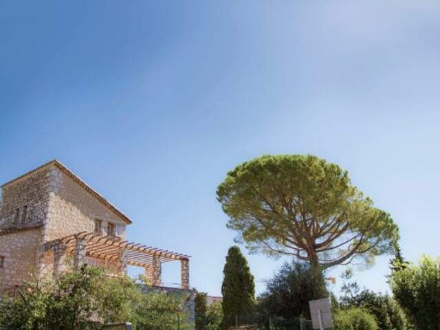 Maison de 220m2 à louer sur Vence — photo du bien