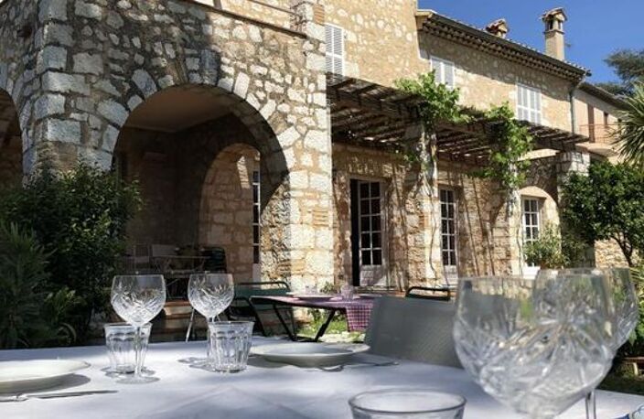 Maison de 220m2 à louer sur Vence — photo 2