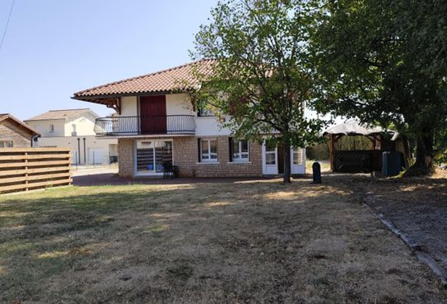 Maison de 135m2 à louer sur Le Plantay — photo 1