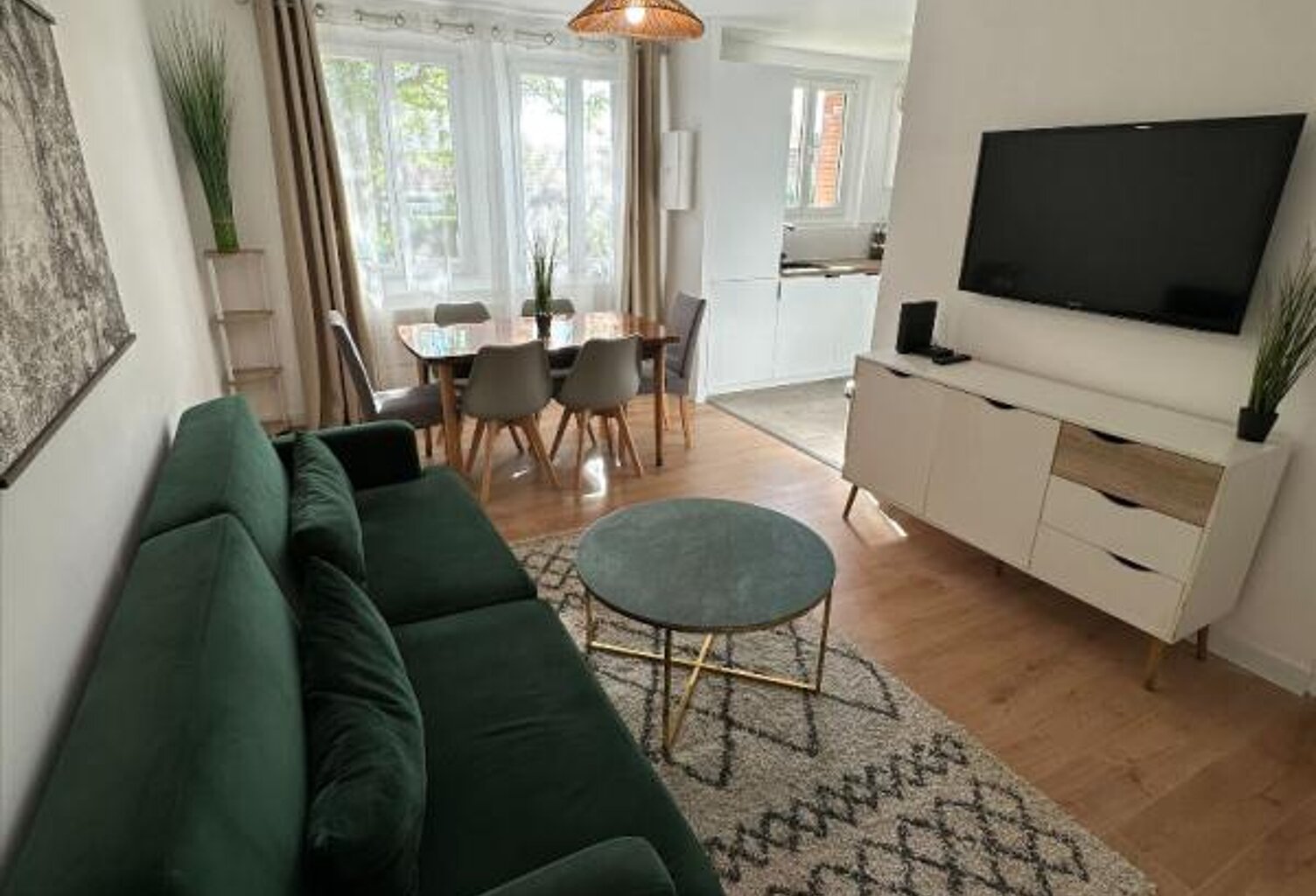 30.GARD.NIMES. Appartement traversant de 62 m² entièrement rénové — photo 1