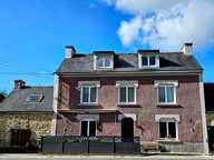 LANVÉNÉGEN - MAISON ET/OU COMMERCE DE CHARME DE 298M² - LUMINEUSE ET EN PARFAIT ÉTAT - SUR TERRAIN DE  PLAT DE 3.500 M2 - PRIX : 317.700 — photo 2