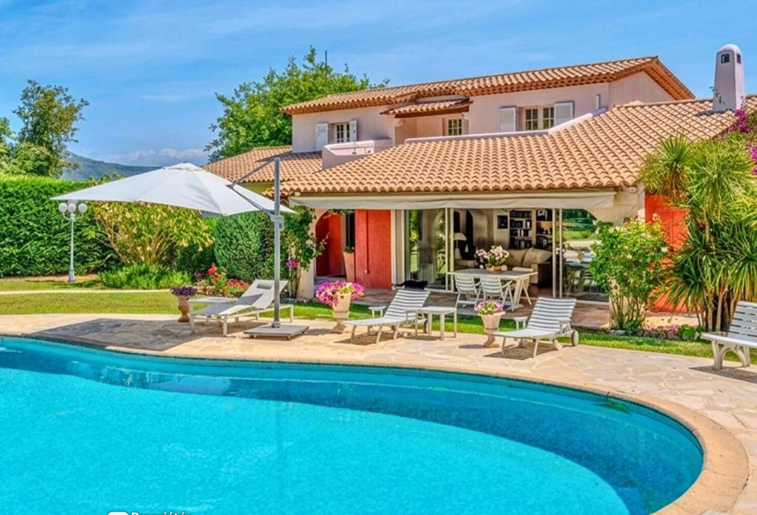 Villa 7 pièces 300 m2 avec parc paysager et piscine - LE ROURET — photo 1