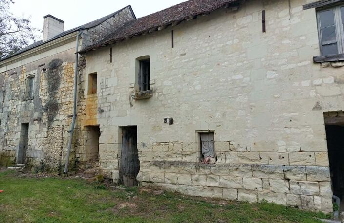 LERNÉ (37500) : Ensembles de Bâtisses à rénover (315 m2) — photo 2