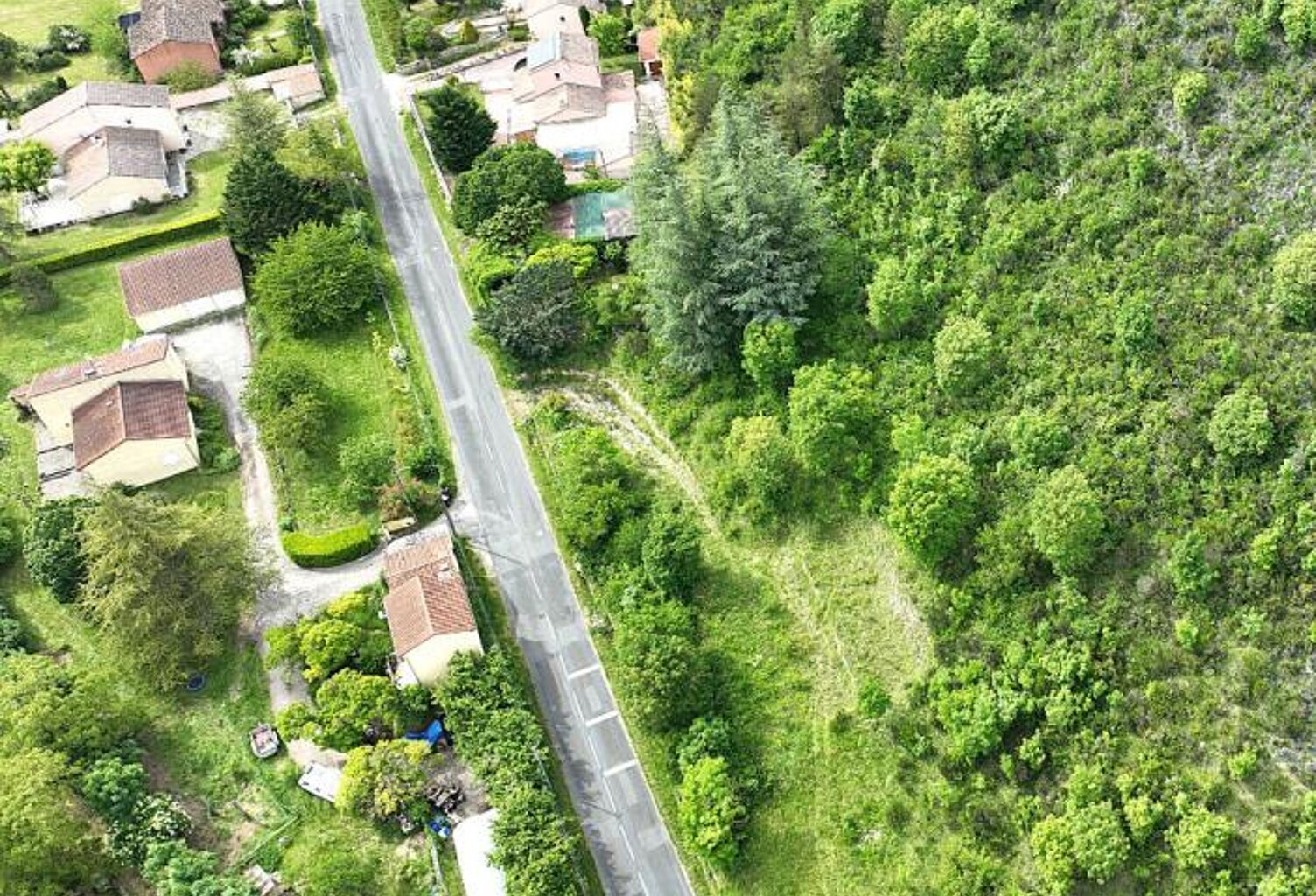 Terrain dominant de 5 200 m² vue dégagée, projet de villa validé — photo 1