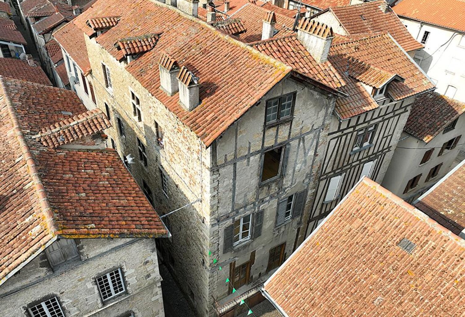 Immeuble renaissance de caractère à fort potentiel — photo 1