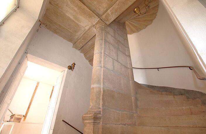 Immeuble renaissance de caractère à fort potentiel — photo 3
