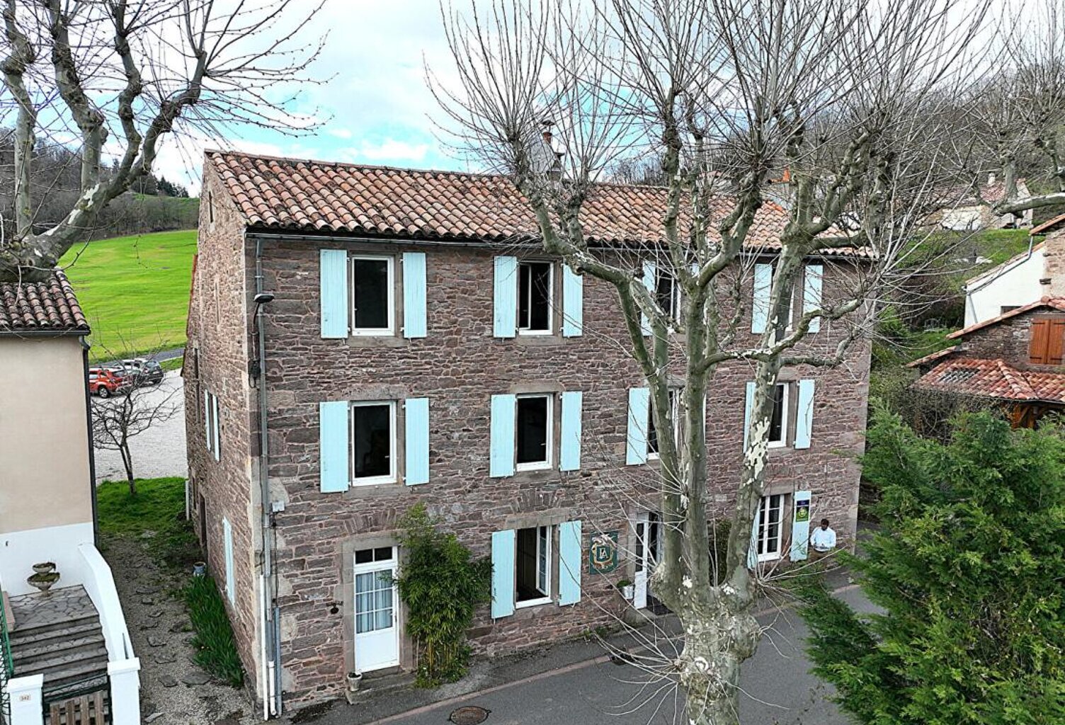 Ensemble immobilier de 193m2 + garage 100m2 - 5 logements — photo 1