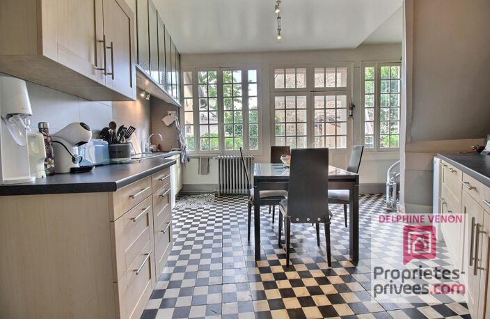Exclusivité - Maison bourgeoise en hyper centre à Chateauneuf Sur Loire avec double garage, cave et dépendance — photo 5