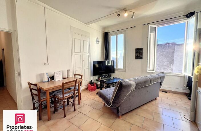 RIANS Appartement T2 2 -ème étage loué lumineux 45 m² — photo 2