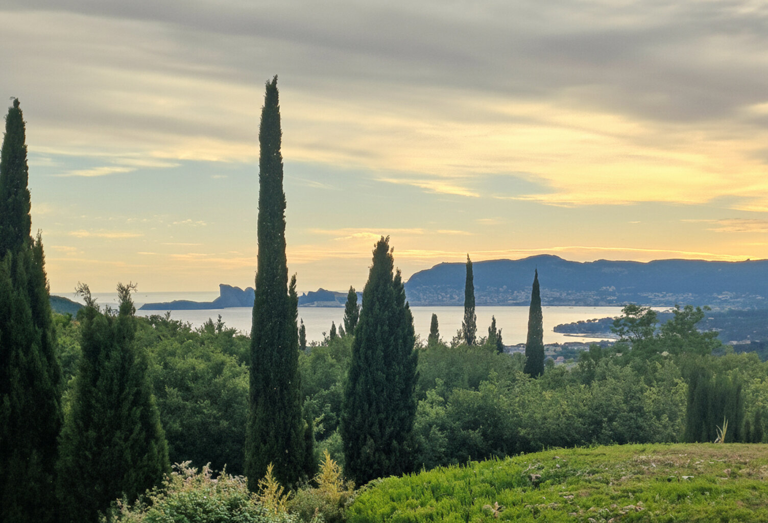 Propriété d'exception - Vue panoramique mer vallée de St-Côme 2 250 000  - La Cadière d'Azur — photo 1