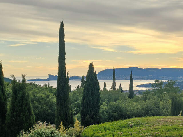 Propriété d'exception - Vue panoramique mer vallée de St-Côme 2 250 000  - La Cadière d'Azur — photo du bien