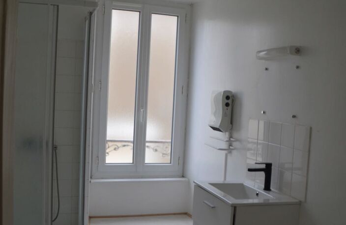 Immeuble avec 2 logements dont 1 loué - LA CAILLÈRE ST HILAIRE - 85410 — photo 5
