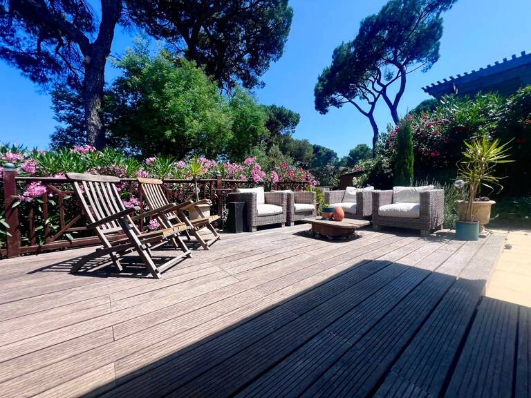 Chalet californien avec grande terrasse et de belles prestations — photo 1