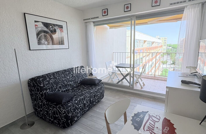 STUDIO MEUBLE EN PARFAIT ETAT AVEC TERRASSE VUE MER — photo 2