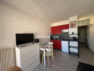 STUDIO MEUBLE EN PARFAIT ETAT AVEC TERRASSE VUE MER — photo 4