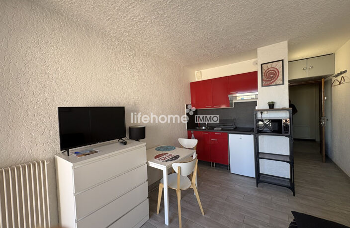 STUDIO MEUBLE EN PARFAIT ETAT AVEC TERRASSE VUE MER — photo 4