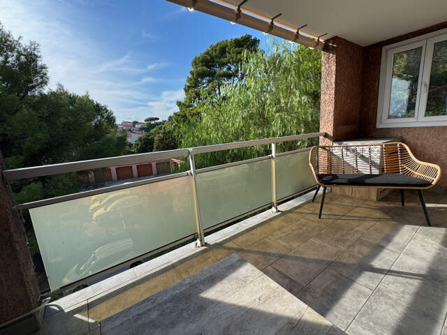 Toulon Brunet   Magnifique T4 rénové avec grande terrasse — photo du bien
