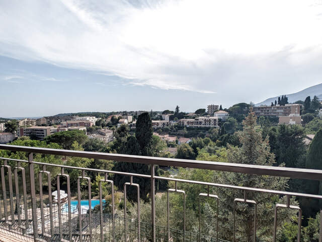 Magnifique 3P en dernier étage aux portes de VENCE — photo du bien