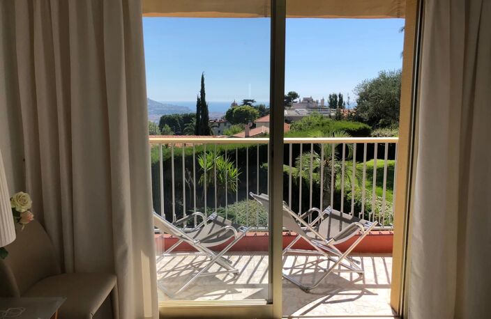 QUATRE PIÈCES LUMINEUX AVEC VUE MER ENTIEREMENT CLIMATISÉ — photo 4