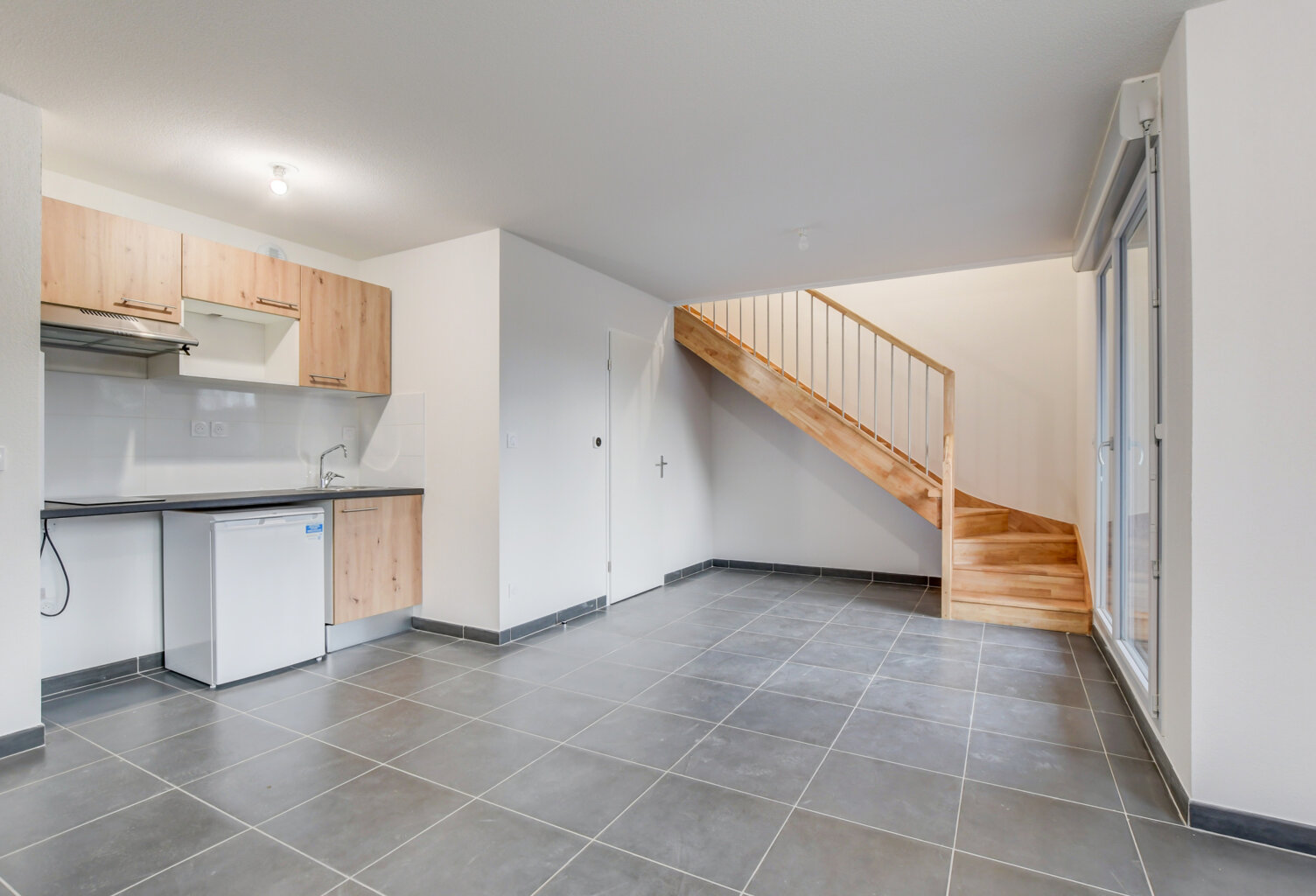 T2 duplex neuf, idéalement situé, avec balcon et parking — photo 1