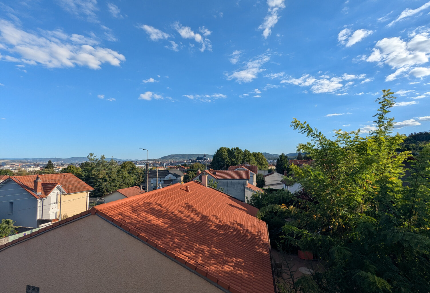 T3 Meublé - balcons, vue dégagée, garage et cave — photo 1