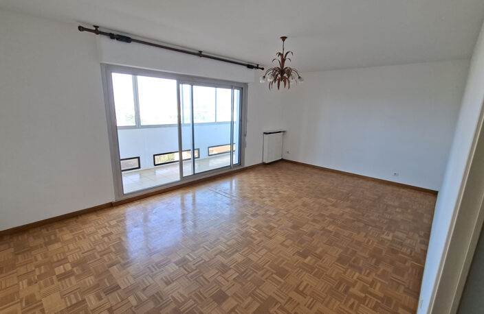 APPARTEMENT T4 AVEC GARAGE -91 M2 - QUARTIER MAZARGUES - STE — photo 2