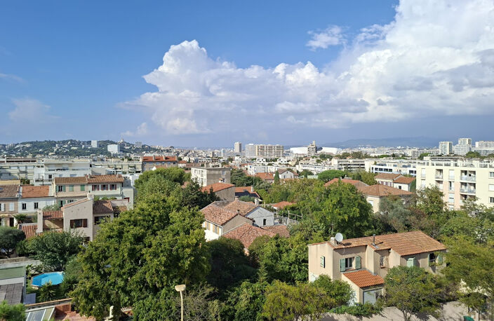 APPARTEMENT T4 AVEC GARAGE -91 M2 - QUARTIER MAZARGUES - STE — photo 5