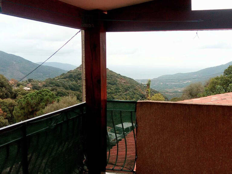 Villa — photo 1