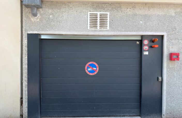 À louer – Garage double 22 m² – Lyon 5, place de Trion – 110 €/mois CC — photo 2