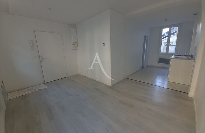 T2 32m²  + PARKING - CENTRE VILLE MAGNY EN VEXIN — photo 2