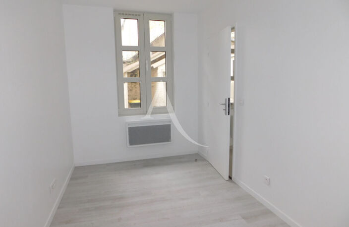 T2 32m²  + PARKING - CENTRE VILLE MAGNY EN VEXIN — photo 5