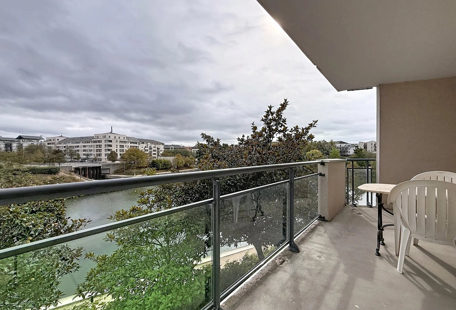 APPARTEMENT 4 PIÈCES AVEC VUE SUR LE LAC DE CRÉTEIL — photo 1