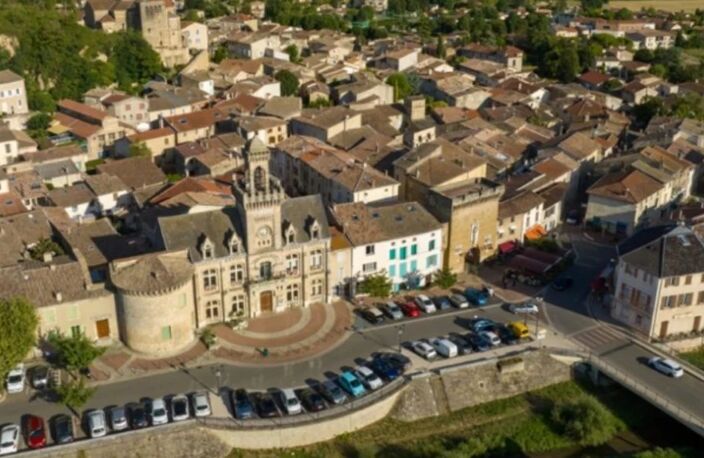 CHABEUIL IMMEUBLE DE 6 APPARTEMENTS avec  1 PARKING Privé — photo 2