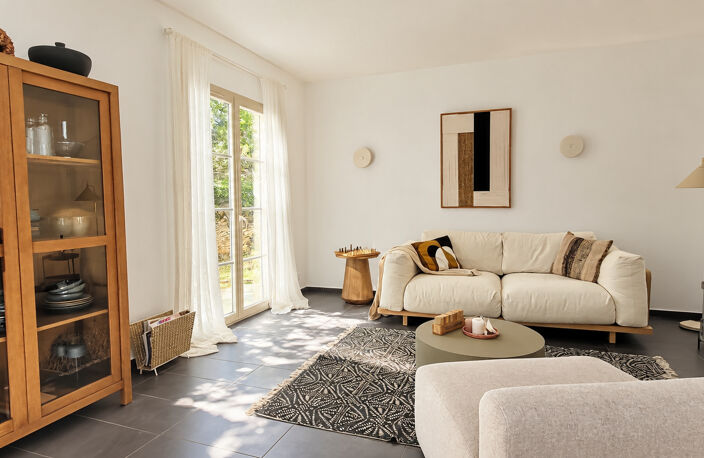 Villa type bastide  vendue meublée, Sh 192m² , terrain de 1150m² , piscine. — photo 5
