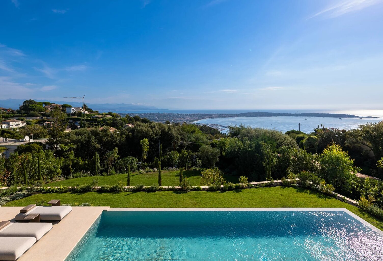 Villa neuve vue panoramique super Cannes — photo 1