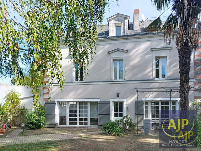 Maison Rond Pt de Rennes — photo du bien
