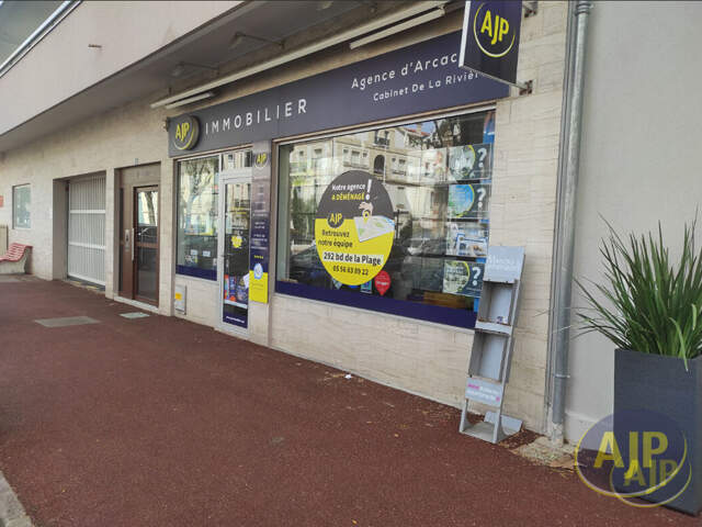 Local commercial Arcachon 32.67 m² — photo du bien
