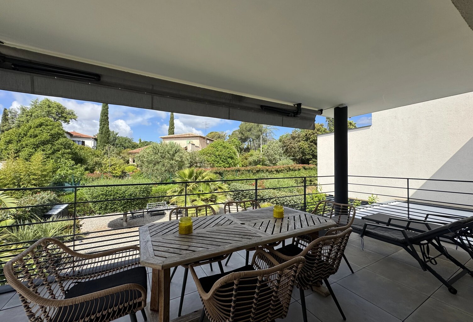 SAINT-RAPHAËL - VALESCURE / T3 AVEC TERRASSE, PISCINE ET GARAGE — photo 1
