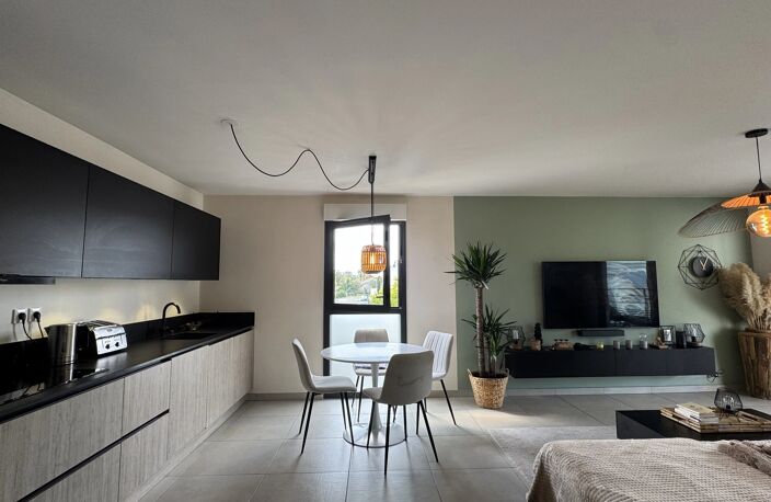 SAINT-RAPHAËL - VALESCURE / T3 AVEC TERRASSE, PISCINE ET GARAGE — photo 3
