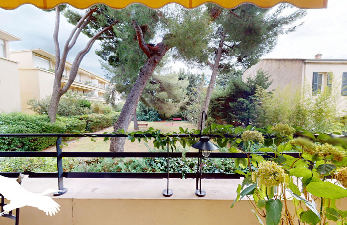 A VENDRE - Marseille 13009 - Secteur Mazargues, Appartement 3 pièces 75m² avec terrasse de 21m² et box et sous-sol- — photo 3