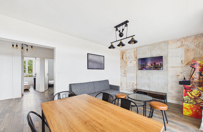 Appartement entièrement rénové T4 de 71 m2 avec balcon et cave — photo 3