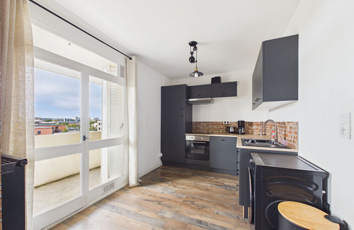 Appartement entièrement rénové T4 de 71 m2 avec balcon et cave — photo 5